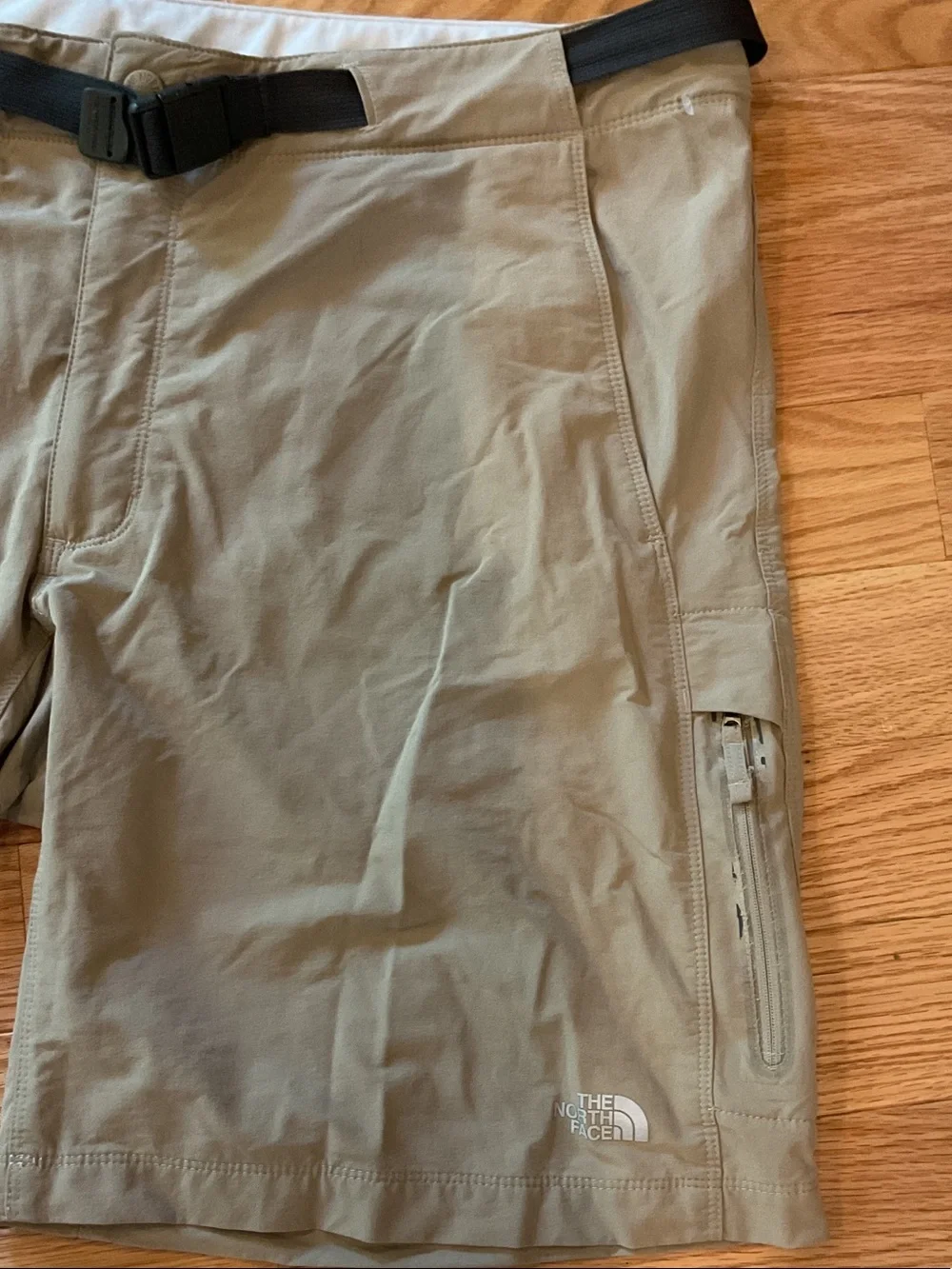 The North Face Men’s Khaki Hiking Shorts 10” inseam sz 40 sport Gorpcore travel